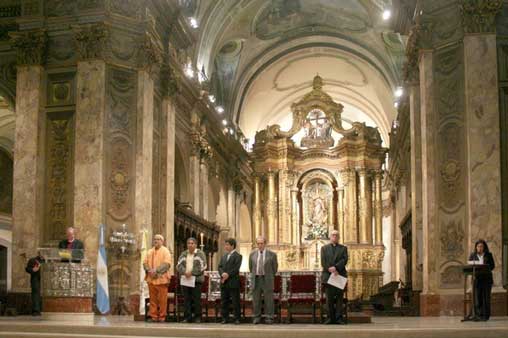 Cardinal Bergoglio with Bishop Swing in Buenos Aires Cathedral